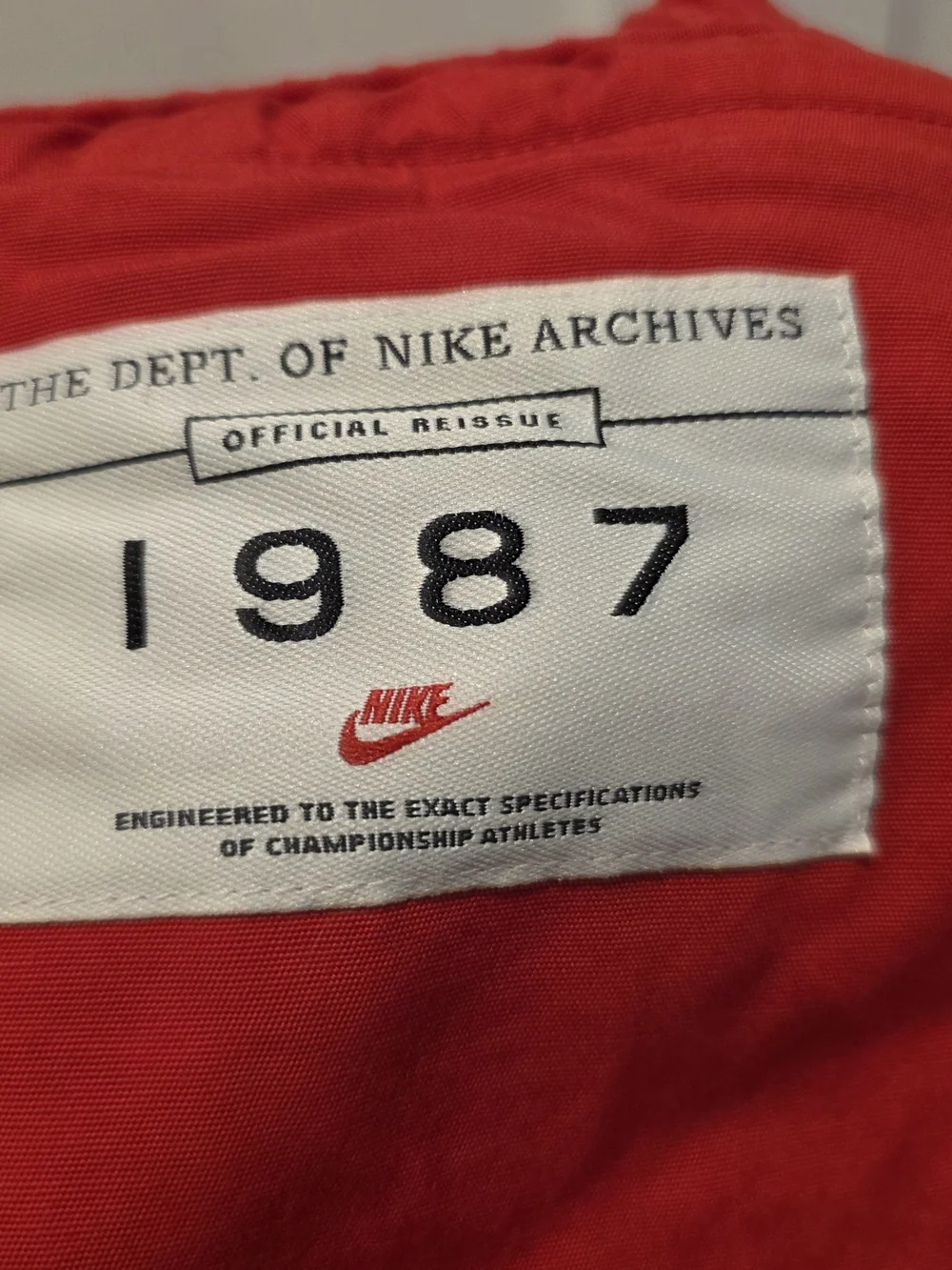 Nike Men’s Sportswear Retro 1987 Reissue Woven Shorts University Red / Sail S